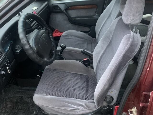 Красный Опель Вектра, объемом двигателя 1.8 л и пробегом 300 тыс. км за 1500 $, фото 21 на Automoto.ua