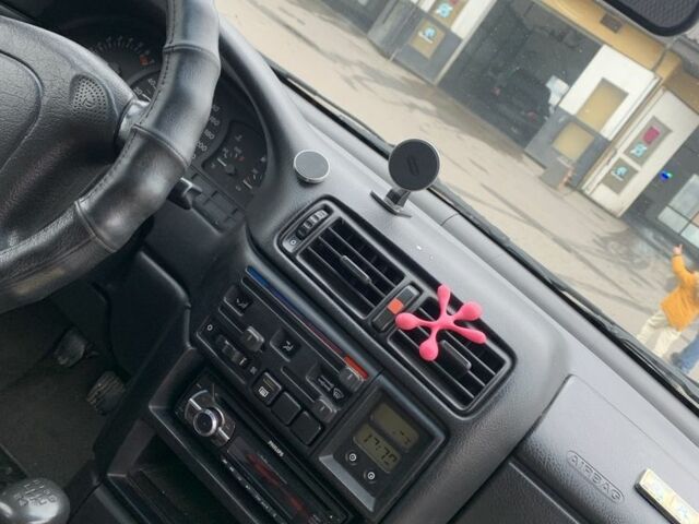 Красный Опель Вектра, объемом двигателя 1.8 л и пробегом 300 тыс. км за 1500 $, фото 18 на Automoto.ua