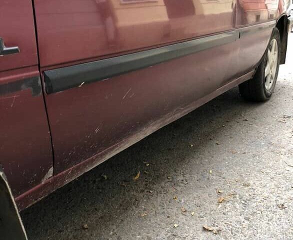 Красный Опель Вектра, объемом двигателя 1.6 л и пробегом 302 тыс. км за 1100 $, фото 5 на Automoto.ua