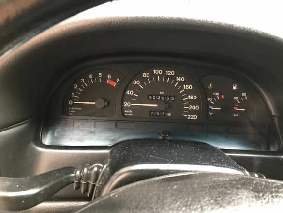 Красный Опель Вектра, объемом двигателя 1.6 л и пробегом 302 тыс. км за 1100 $, фото 7 на Automoto.ua