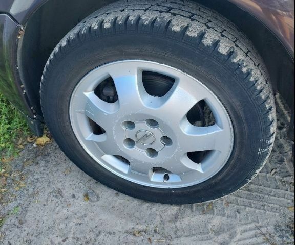 Опель Вектра 2001 в Березно на Automoto.ua Красный Опель Вектра, объемом двигателя 0 л и пробегом 200 тыс. км за 1000 $, фото 3 на Automoto.ua