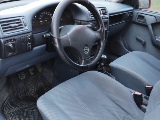 Червоний Опель Вектра, об'ємом двигуна 1.6 л та пробігом 130 тис. км за 1350 $, фото 6 на Automoto.ua