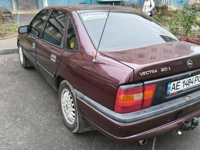 Красный Опель Вектра, объемом двигателя 2 л и пробегом 250 тыс. км за 2500 $, фото 3 на Automoto.ua