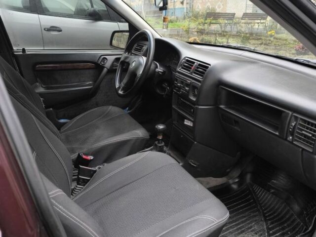 Красный Опель Вектра, объемом двигателя 2 л и пробегом 250 тыс. км за 2500 $, фото 7 на Automoto.ua