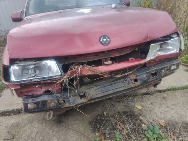 Красный Опель Вектра, объемом двигателя 1.6 л и пробегом 400 тыс. км за 700 $, фото 5 на Automoto.ua