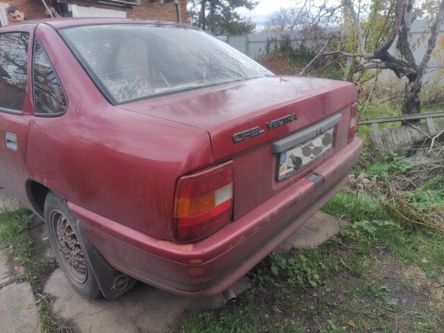 Красный Опель Вектра, объемом двигателя 1.6 л и пробегом 400 тыс. км за 700 $, фото 2 на Automoto.ua