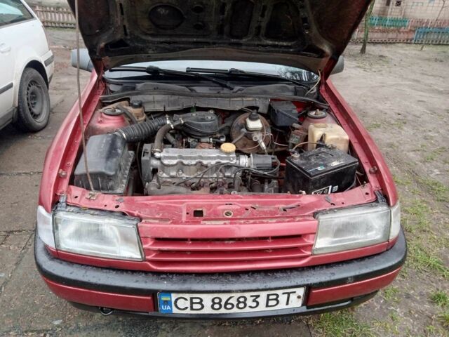 Красный Опель Вектра, объемом двигателя 1.6 л и пробегом 400 тыс. км за 600 $, фото 8 на Automoto.ua