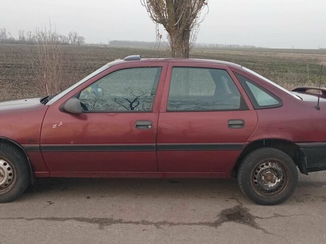 Красный Опель Вектра, объемом двигателя 1.6 л и пробегом 313 тыс. км за 1299 $, фото 5 на Automoto.ua