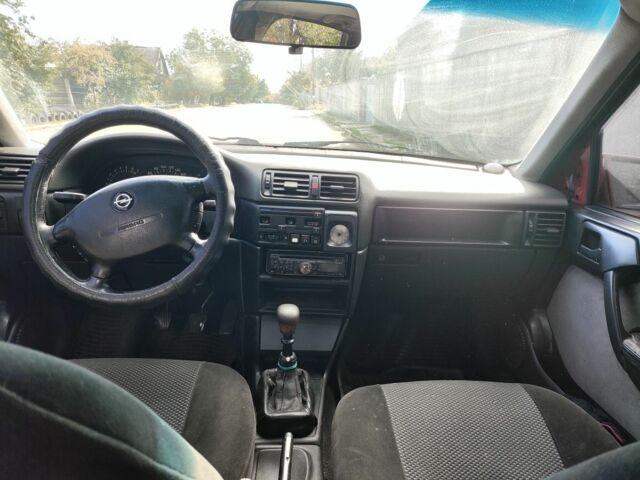 Красный Опель Вектра, объемом двигателя 2 л и пробегом 230 тыс. км за 1400 $, фото 10 на Automoto.ua