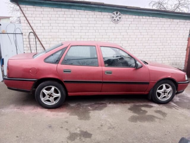 Красный Опель Вектра, объемом двигателя 1.6 л и пробегом 400 тыс. км за 600 $, фото 2 на Automoto.ua