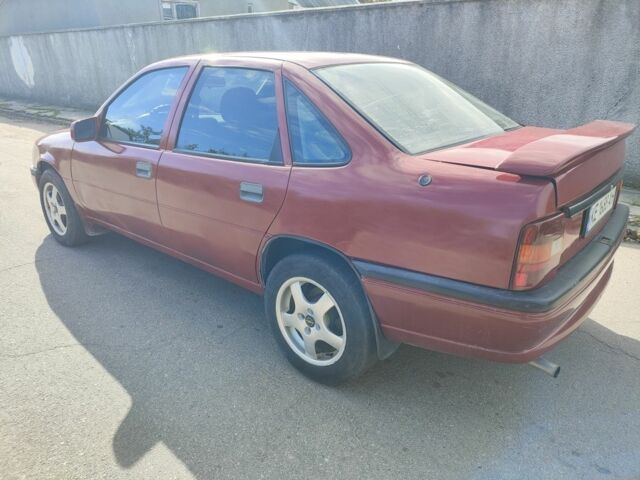 Красный Опель Вектра, объемом двигателя 2 л и пробегом 230 тыс. км за 1400 $, фото 6 на Automoto.ua