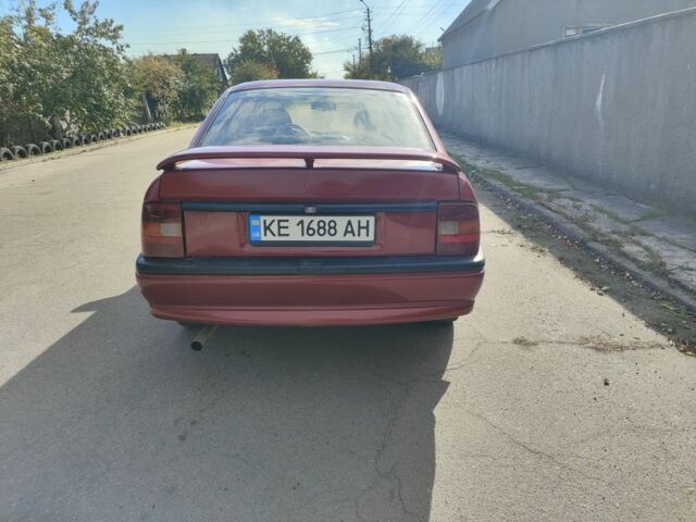 Красный Опель Вектра, объемом двигателя 2 л и пробегом 230 тыс. км за 1400 $, фото 5 на Automoto.ua