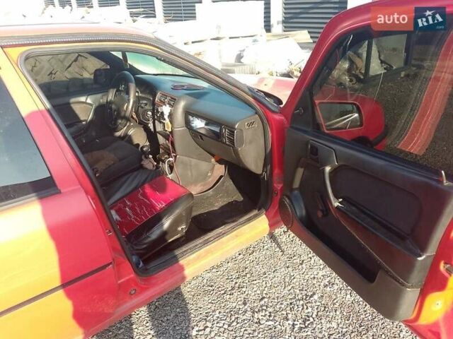 Опель Вектра 1989 в Львове на Automoto.ua Красный Опель Вектра, объемом двигателя 1.8 л и пробегом 100 тыс. км за 1000 $, фото 3 на Automoto.ua