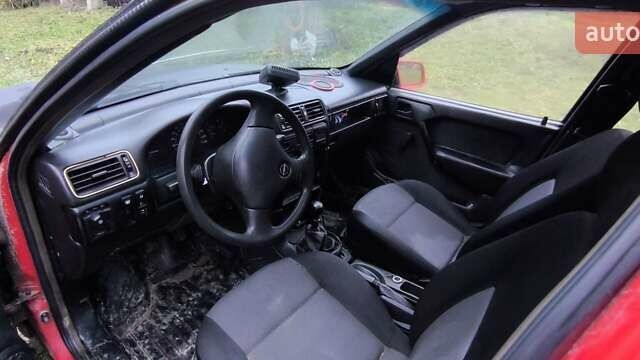 Червоний Опель Вектра, об'ємом двигуна 1.8 л та пробігом 300 тис. км за 780 $, фото 1 на Automoto.ua