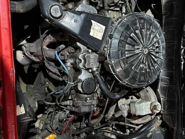 Опель Вектра 1989 в Яворове на Automoto.ua Красный Опель Вектра, объемом двигателя 1.8 л и пробегом 460 тыс. км за 899 $, фото 6 на Automoto.ua