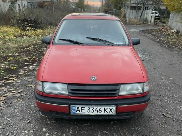 Красный Опель Вектра, объемом двигателя 1.8 л и пробегом 380 тыс. км за 900 $, фото 5 на Automoto.ua