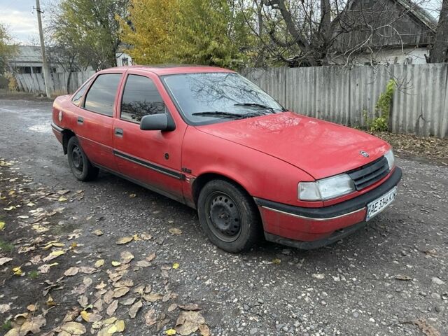 Красный Опель Вектра, объемом двигателя 1.8 л и пробегом 380 тыс. км за 900 $, фото 2 на Automoto.ua