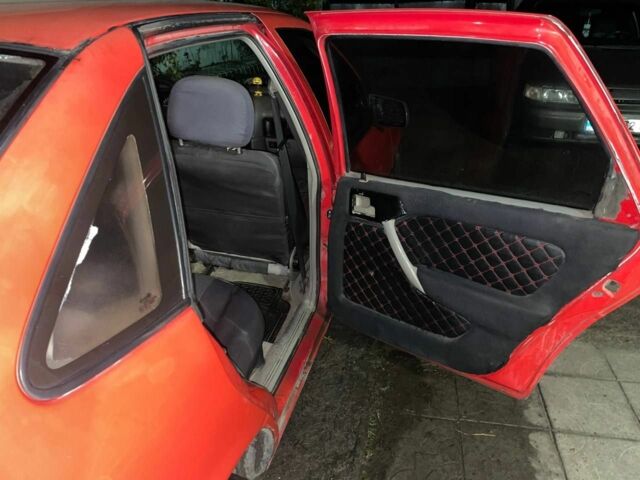 Красный Опель Вектра, объемом двигателя 1.6 л и пробегом 1 тыс. км за 1500 $, фото 6 на Automoto.ua