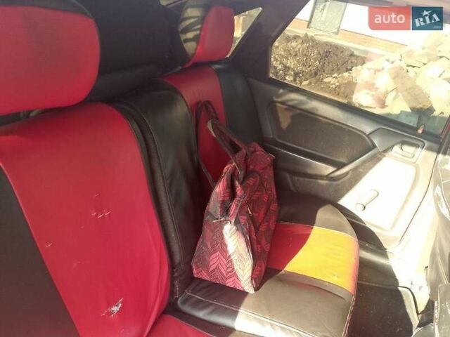 Опель Вектра 1989 в Львове на Automoto.ua Красный Опель Вектра, объемом двигателя 1.8 л и пробегом 100 тыс. км за 1000 $, фото 5 на Automoto.ua