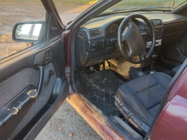 Червоний Опель Вектра, об'ємом двигуна 0 л та пробігом 220 тис. км за 650 $, фото 5 на Automoto.ua