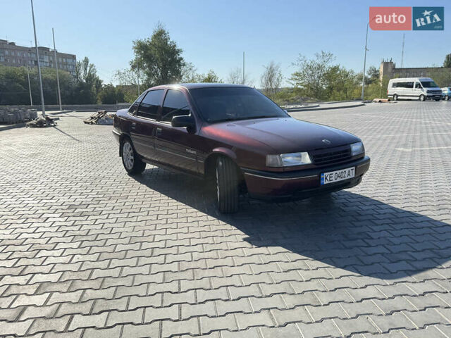 Червоний Опель Вектра, об'ємом двигуна 2 л та пробігом 444 тис. км за 2000 $, фото 2 на Automoto.ua