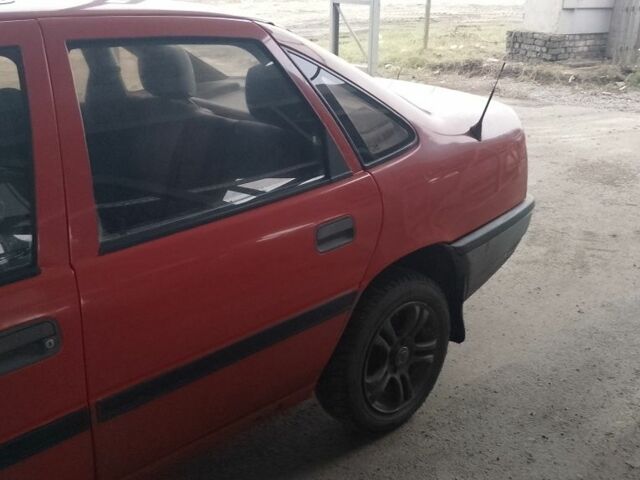 Красный Опель Вектра, объемом двигателя 1.6 л и пробегом 1 тыс. км за 1500 $, фото 16 на Automoto.ua