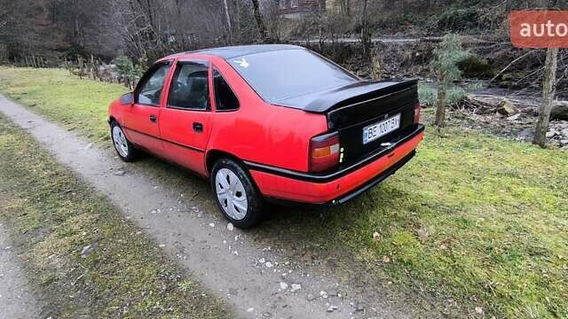 Червоний Опель Вектра, об'ємом двигуна 1.8 л та пробігом 300 тис. км за 780 $, фото 4 на Automoto.ua