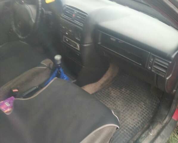 Червоний Опель Вектра, об'ємом двигуна 2 л та пробігом 271 тис. км за 1200 $, фото 2 на Automoto.ua