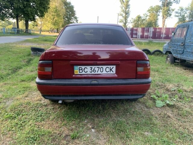 Червоний Опель Вектра, об'ємом двигуна 2 л та пробігом 350 тис. км за 1100 $, фото 3 на Automoto.ua