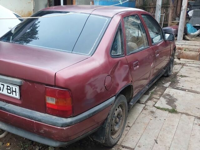 Красный Опель Вектра, объемом двигателя 2 л и пробегом 200 тыс. км за 729 $, фото 2 на Automoto.ua