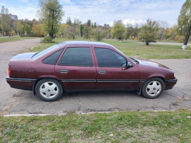 Красный Опель Вектра, объемом двигателя 1.6 л и пробегом 3 тыс. км за 1300 $, фото 1 на Automoto.ua