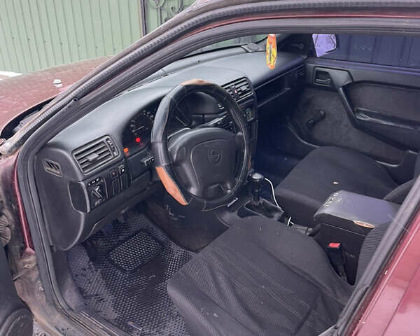 Красный Опель Вектра, объемом двигателя 2 л и пробегом 312 тыс. км за 1800 $, фото 10 на Automoto.ua