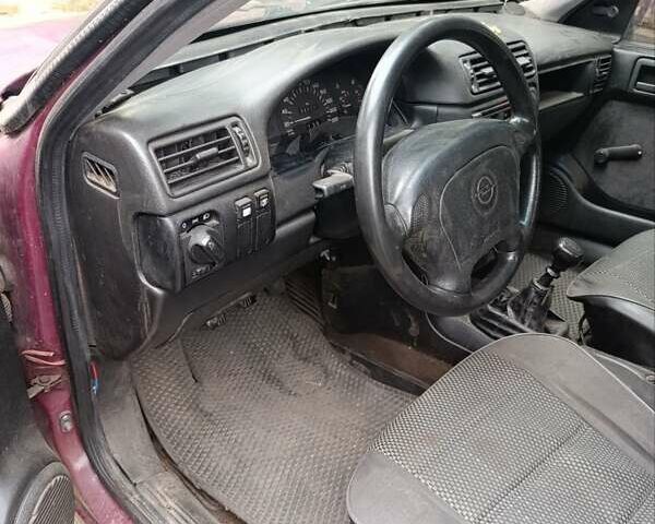 Червоний Опель Вектра, об'ємом двигуна 1.7 л та пробігом 364 тис. км за 890 $, фото 10 на Automoto.ua