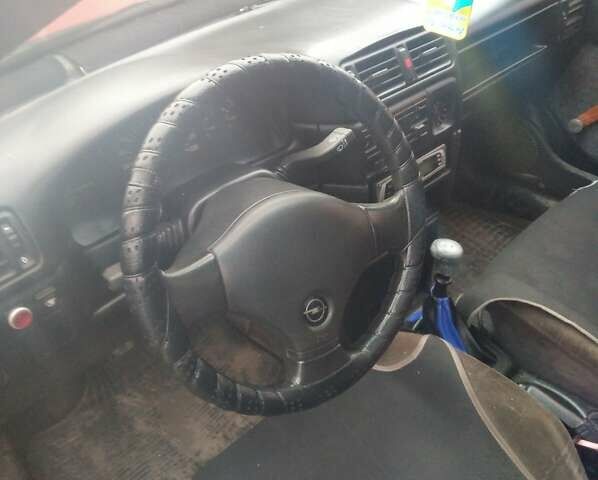 Червоний Опель Вектра, об'ємом двигуна 2 л та пробігом 271 тис. км за 1200 $, фото 5 на Automoto.ua