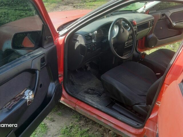 Красный Опель Вектра, объемом двигателя 0 л и пробегом 340 тыс. км за 500 $, фото 4 на Automoto.ua