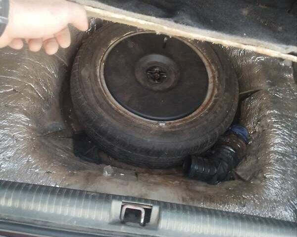 Червоний Опель Вектра, об'ємом двигуна 1.7 л та пробігом 242 тис. км за 1300 $, фото 1 на Automoto.ua