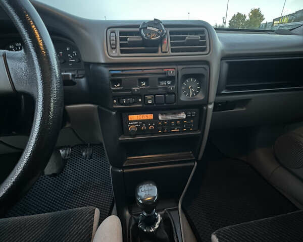 Красный Опель Вектра, объемом двигателя 2 л и пробегом 132 тыс. км за 2400 $, фото 11 на Automoto.ua