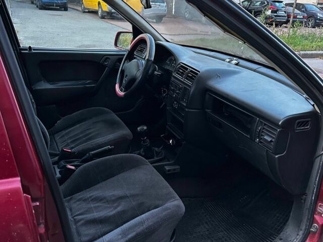 Красный Опель Вектра, объемом двигателя 2 л и пробегом 300 тыс. км за 1600 $, фото 9 на Automoto.ua