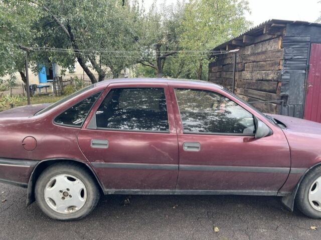 Красный Опель Вектра, объемом двигателя 1.8 л и пробегом 250 тыс. км за 1800 $, фото 2 на Automoto.ua