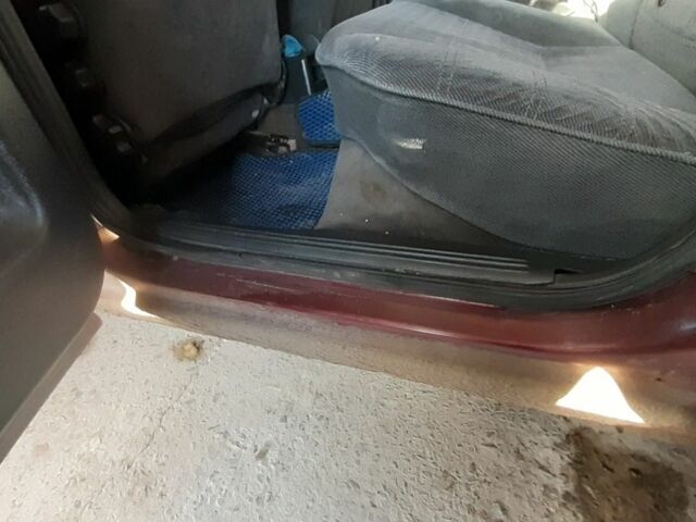 Червоний Опель Вектра, об'ємом двигуна 2 л та пробігом 300 тис. км за 1000 $, фото 3 на Automoto.ua