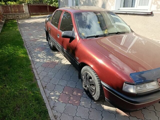 Червоний Опель Вектра, об'ємом двигуна 2 л та пробігом 400 тис. км за 1100 $, фото 1 на Automoto.ua