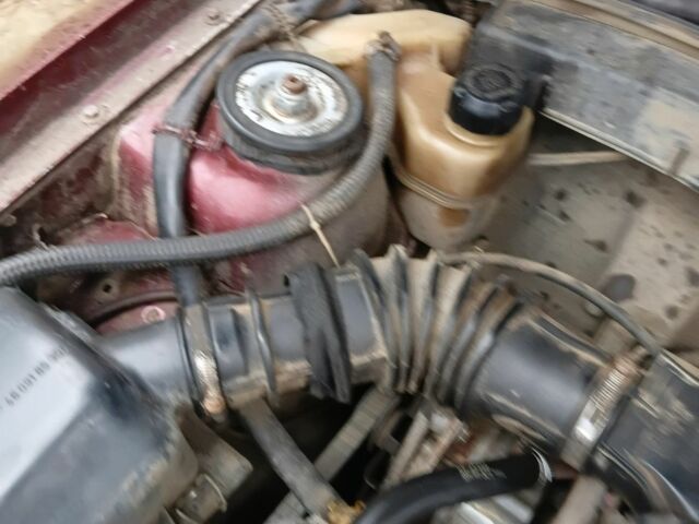 Красный Опель Вектра, объемом двигателя 1.6 л и пробегом 280 тыс. км за 1000 $, фото 5 на Automoto.ua