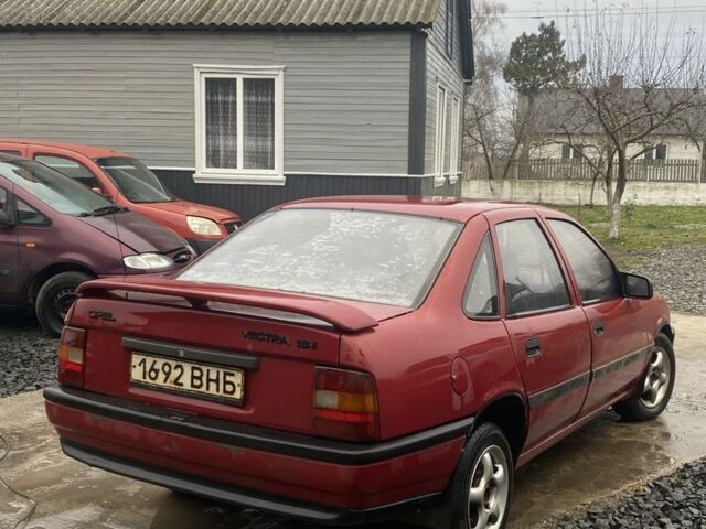 Красный Опель Вектра, объемом двигателя 1.6 л и пробегом 358 тыс. км за 770 $, фото 3 на Automoto.ua
