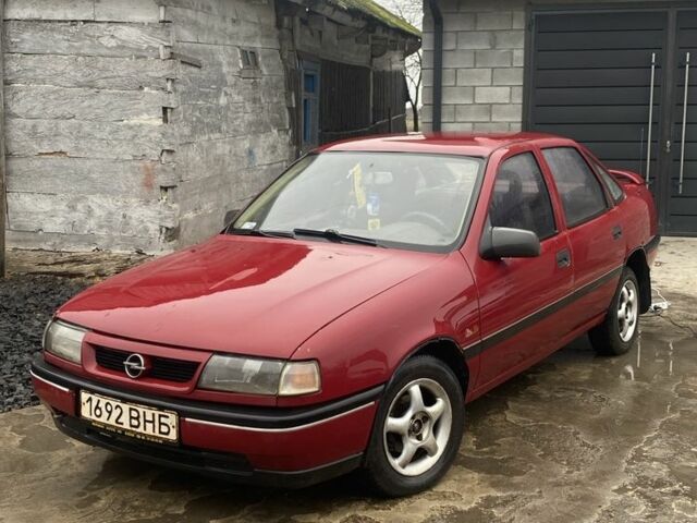 Красный Опель Вектра, объемом двигателя 1.6 л и пробегом 358 тыс. км за 770 $, фото 1 на Automoto.ua