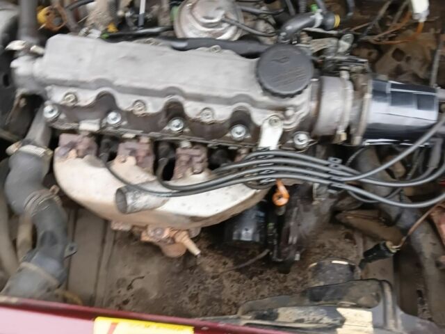 Красный Опель Вектра, объемом двигателя 1.6 л и пробегом 280 тыс. км за 1000 $, фото 3 на Automoto.ua