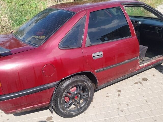 Красный Опель Вектра, объемом двигателя 1.6 л и пробегом 1 тыс. км за 720 $, фото 3 на Automoto.ua