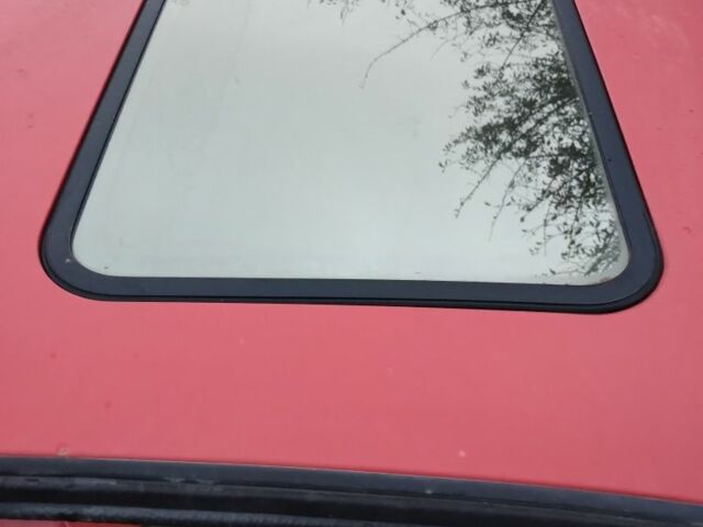 Красный Опель Вектра, объемом двигателя 1.6 л и пробегом 1 тыс. км за 1300 $, фото 5 на Automoto.ua