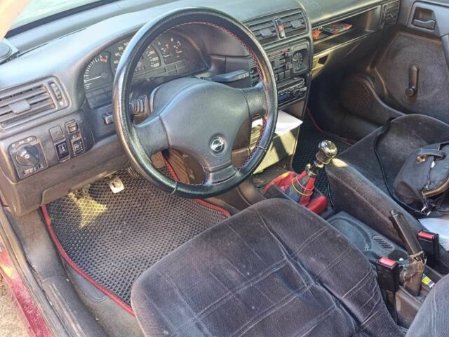 Червоний Опель Вектра, об'ємом двигуна 0 л та пробігом 320 тис. км за 1400 $, фото 2 на Automoto.ua