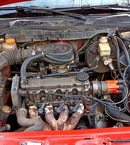 Красный Опель Вектра, объемом двигателя 1.6 л и пробегом 333 тыс. км за 2000 $, фото 3 на Automoto.ua