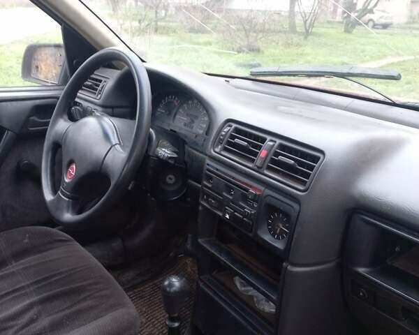 Червоний Опель Вектра, об'ємом двигуна 1.6 л та пробігом 330 тис. км за 651 $, фото 6 на Automoto.ua